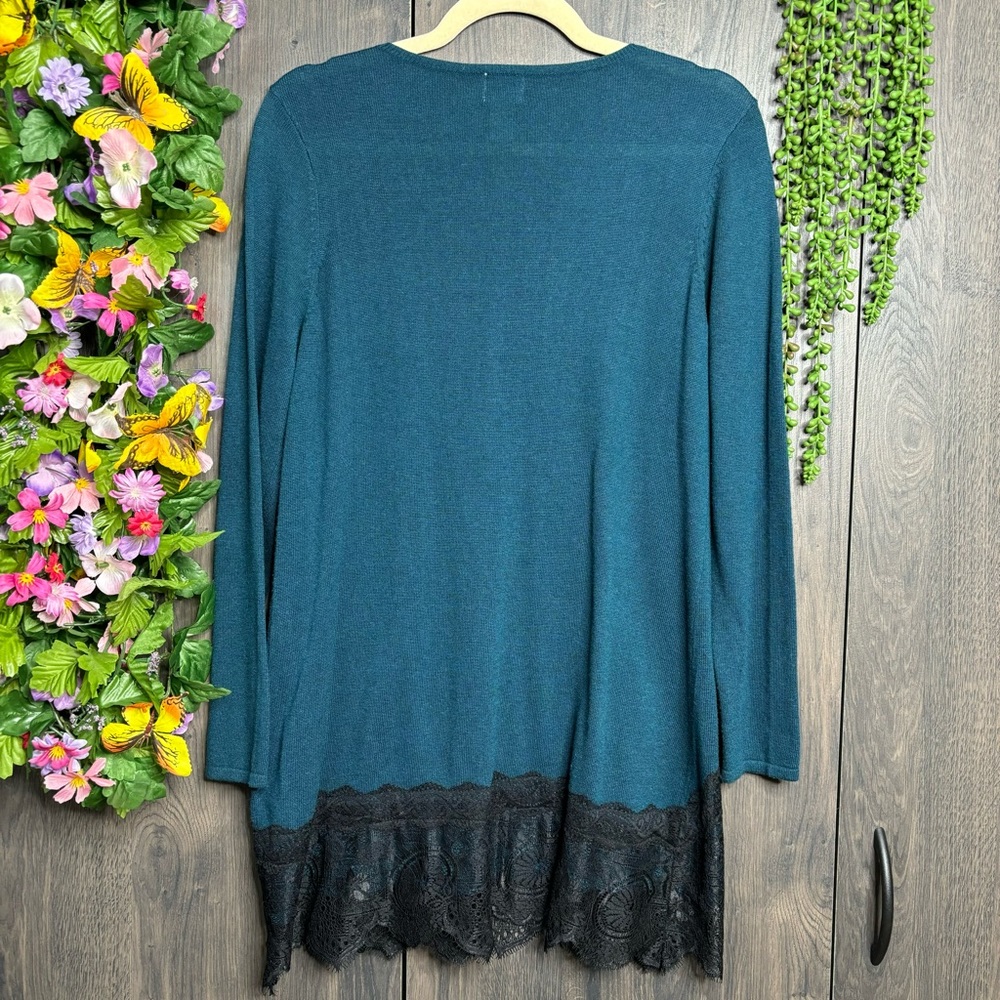 b🌼3/$30🌼Chicos Teal Long Sleeve Tunic V Neck Lace Trim Top Siize 1\Medium - Picture 9 of 15